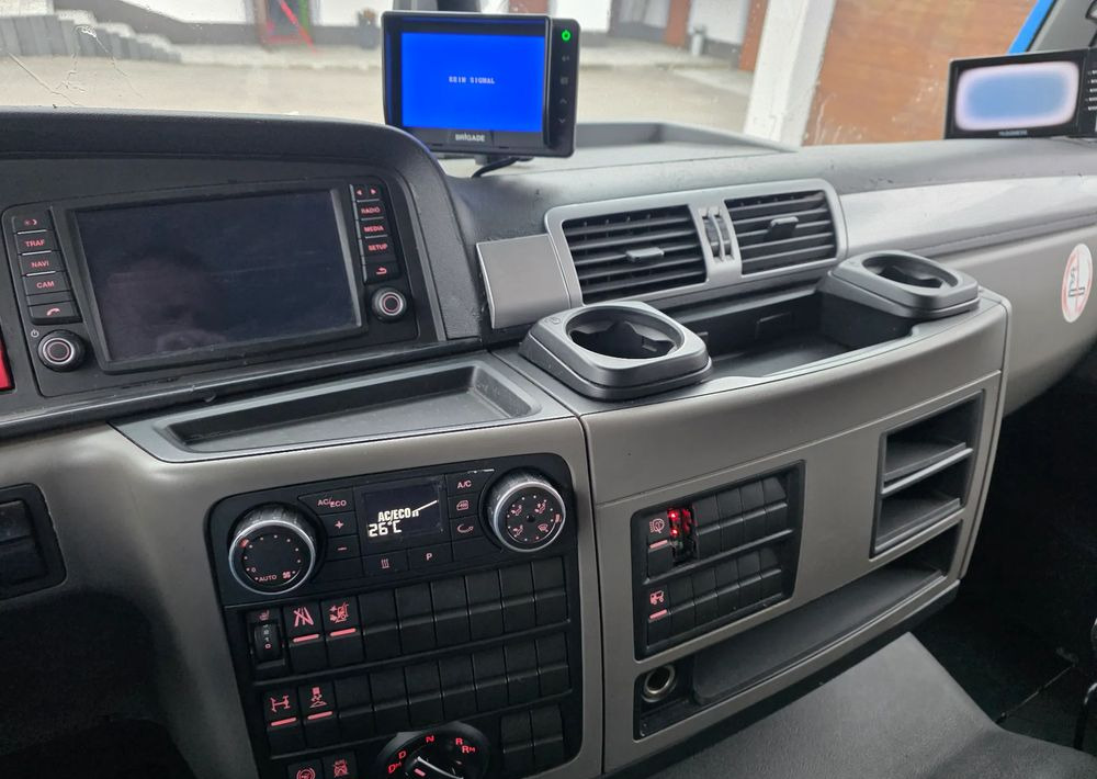 MAN TGM 18.320 urządzenie hakowe AXOR - משאית עם שלדת תא: תמונה 2 MAN TGM 18.320 urządzenie hakowe AXOR - משאית עם שלדת תא: תמונה 2