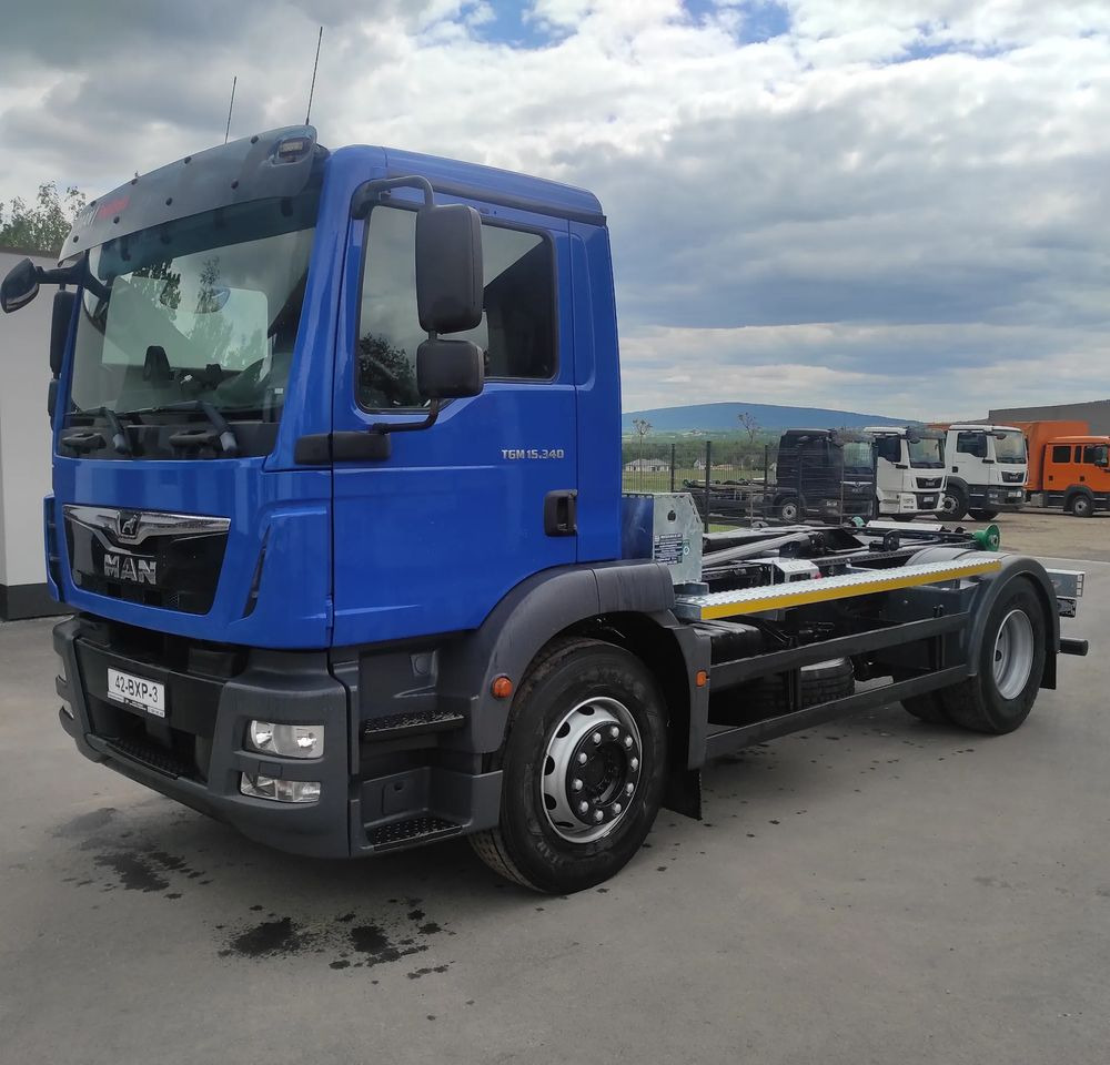 MAN TGM 18.340 urządzenie hakowe AXOR - משאית הרמת וו: תמונה 2 MAN TGM 18.340 urządzenie hakowe AXOR - משאית הרמת וו: תמונה 2