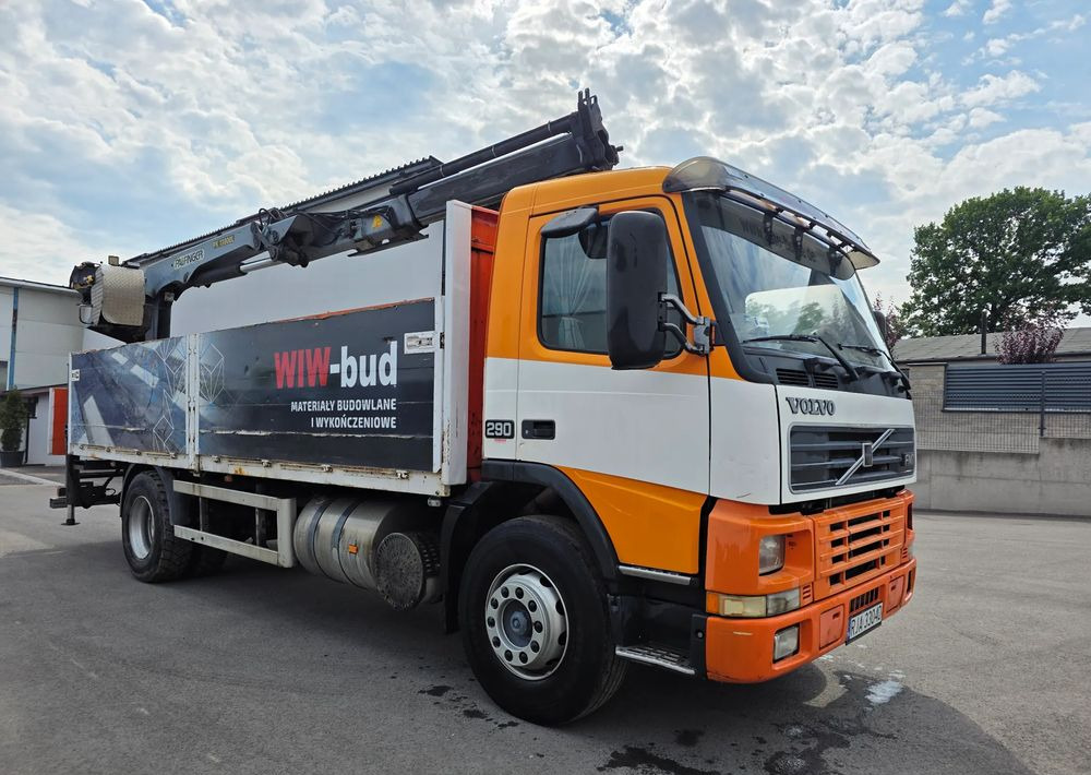 Volvo FM7 - משאית צד נופל/ שטוחה, משאית מנוף: תמונה 2 Volvo FM7 - משאית צד נופל/ שטוחה, משאית מנוף: תמונה 2