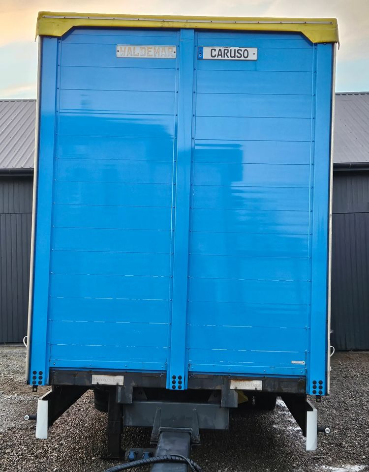 Fliegl PRZYCZEPA CIĘŻAROWA / 60m3 / 2 SZT IDENTYCZNE / OSIE BPW / HAMULCE TARCZOWE // 3M WYSOKA / TANDEM / 2 OSIE / 19 PALET / DOLNY SPRZĘG / 18 TON DMC / 13 TON ŁADOWNOŚĆ - קרון נגרר עם וילונות צד: תמונה 3 Fliegl PRZYCZEPA CIĘŻAROWA / 60m3 / 2 SZT IDENTYCZNE / OSIE BPW / HAMULCE TARCZOWE // 3M WYSOKA / TANDEM / 2 OSIE / 19 PALET / DOLNY SPRZĘG / 18 TON DMC / 13 TON ŁADOWNOŚĆ - קרון נגרר עם וילונות צד: תמונה 3