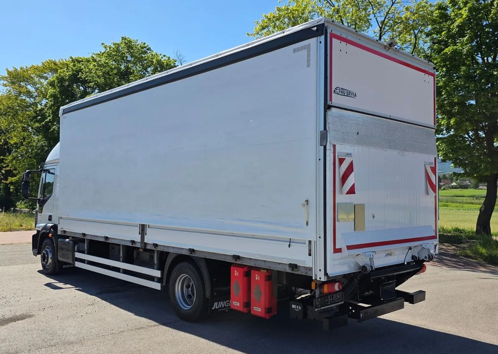 Iveco EUROCARGO 160E320/FIRANKA/WINDA/AUTOMAT/NISKI PRZEBIEG/E6/SPROWADZONY/PIERWSZY WŁAŚCICIEL - משאית וילונות צד: תמונה 4 Iveco EUROCARGO 160E320/FIRANKA/WINDA/AUTOMAT/NISKI PRZEBIEG/E6/SPROWADZONY/PIERWSZY WŁAŚCICIEL - משאית וילונות צד: תמונה 4