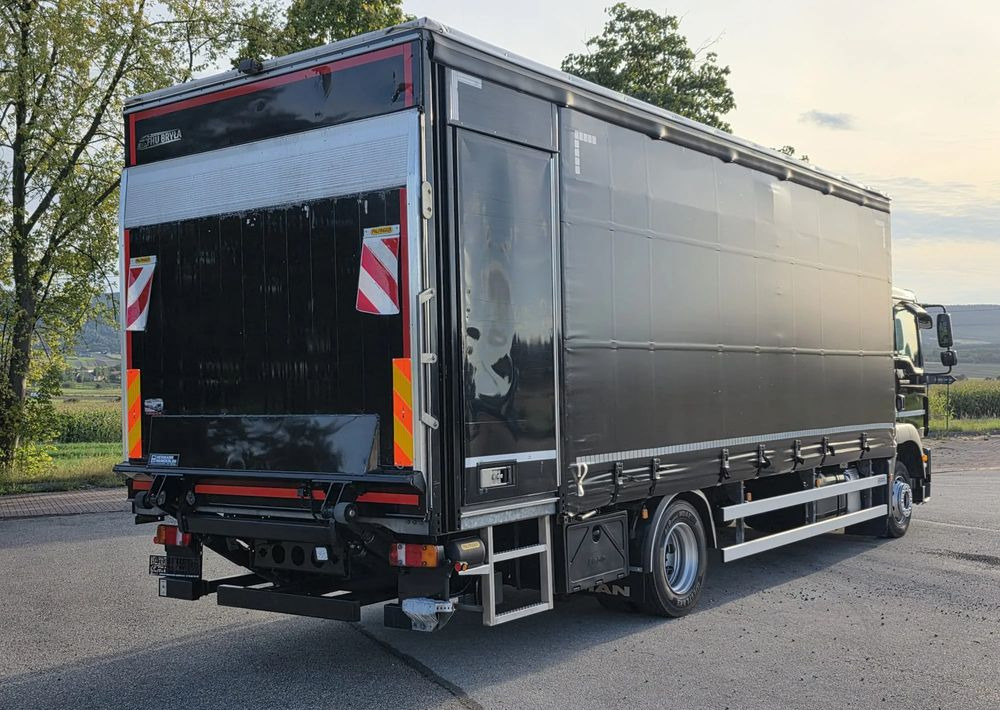 MAN TGM 12.290 / 15.290 / E6/ FIRANKA /BOCZNE DRZWI / BURTO-FIRANKA / 18PALET / WINDA / NISKI PRZEBIEG / 2018/ CAŁY NA PODUSZKACH / SERWISOWANY - משאית וילונות צד: תמונה 5 MAN TGM 12.290 / 15.290 / E6/ FIRANKA /BOCZNE DRZWI / BURTO-FIRANKA / 18PALET / WINDA / NISKI PRZEBIEG / 2018/ CAŁY NA PODUSZKACH / SERWISOWANY - משאית וילונות צד: תמונה 5