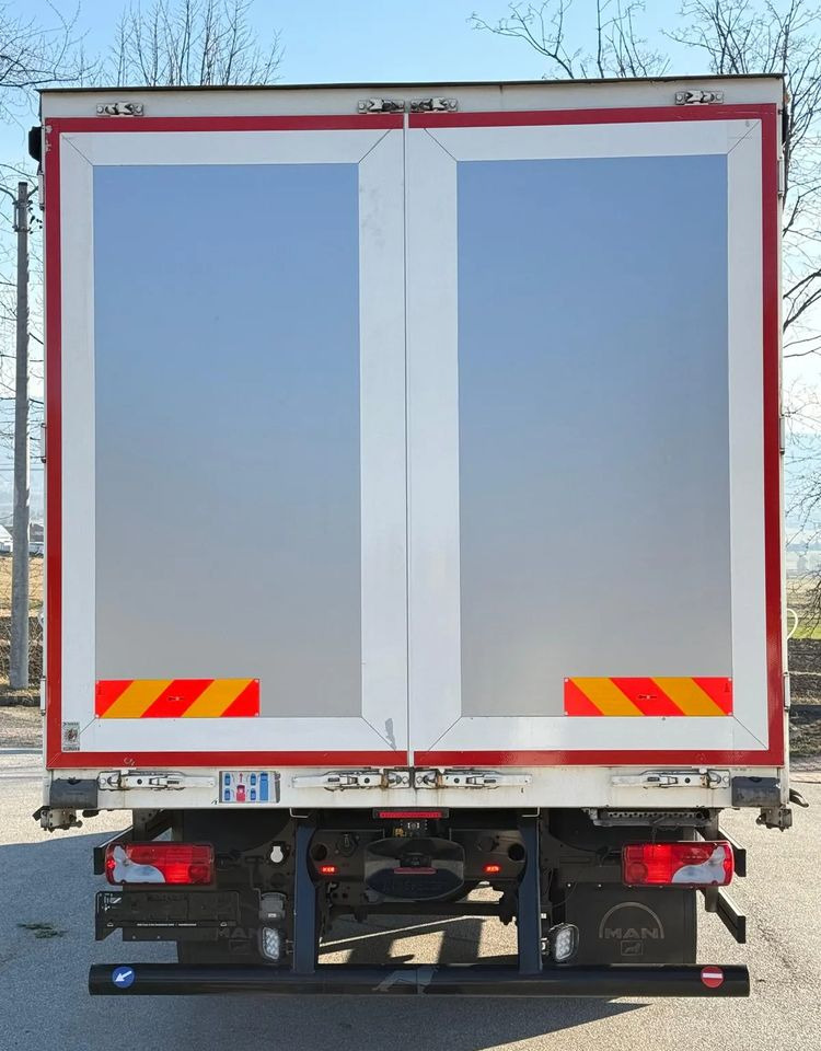 MAN TGM 15.290/E6/FIRANKA/BURTO-FIRANKA/SZKOŁA JAZDY/MAŁY ROZSTAW OSI/16PALET/WINDA/NISKI PRZEBIEG/2019/SERWISOWANY/JAK NOWY - משאית וילונות צד: תמונה 4 MAN TGM 15.290/E6/FIRANKA/BURTO-FIRANKA/SZKOŁA JAZDY/MAŁY ROZSTAW OSI/16PALET/WINDA/NISKI PRZEBIEG/2019/SERWISOWANY/JAK NOWY - משאית וילונות צד: תמונה 4