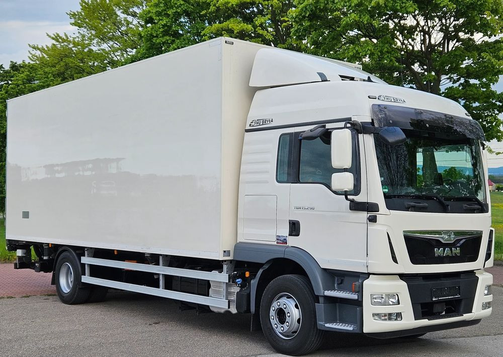 MAN TGM 15.290/IZOTERMA/WINDA/CHŁODNIA/KONTENER/17PALET/E6/OGRZEWANA IZOTERMA/SPROWADZONY/AUTOMAT/SYPIALKA/PIERWSZY WŁAŚCICIEL - משאית קירור: תמונה 1 MAN TGM 15.290/IZOTERMA/WINDA/CHŁODNIA/KONTENER/17PALET/E6/OGRZEWANA IZOTERMA/SPROWADZONY/AUTOMAT/SYPIALKA/PIERWSZY WŁAŚCICIEL - משאית קירור: תמונה 1
