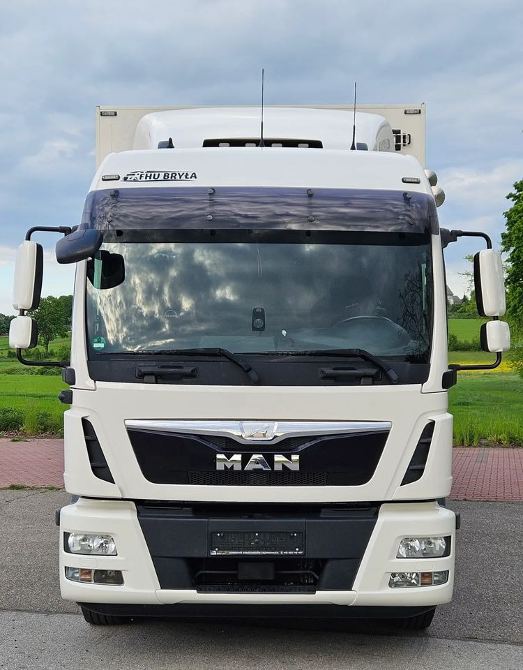 MAN TGM 15.290/IZOTERMA/WINDA/CHŁODNIA/KONTENER/17PALET/E6/OGRZEWANA IZOTERMA/SPROWADZONY/AUTOMAT/SYPIALKA/PIERWSZY WŁAŚCICIEL - משאית קירור: תמונה 5 MAN TGM 15.290/IZOTERMA/WINDA/CHŁODNIA/KONTENER/17PALET/E6/OGRZEWANA IZOTERMA/SPROWADZONY/AUTOMAT/SYPIALKA/PIERWSZY WŁAŚCICIEL - משאית קירור: תמונה 5