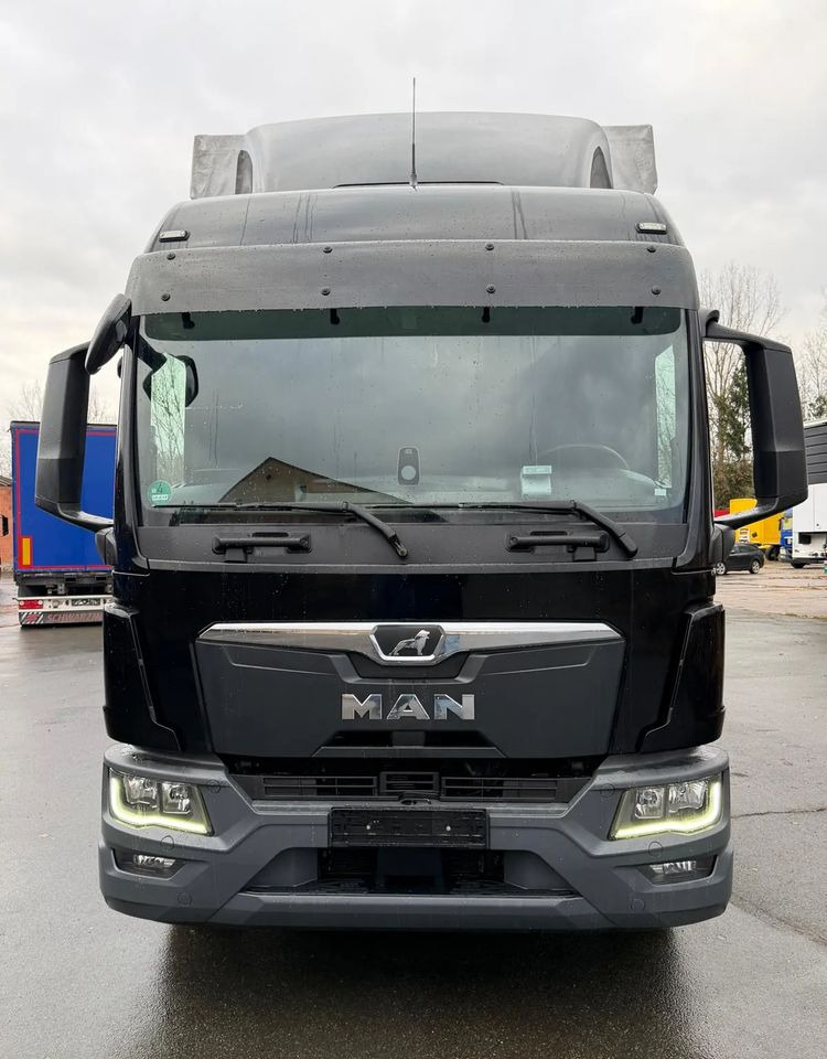 MAN TGM 15.290 / NOWY MODEL / E6 / 18PALET / 7720 ŁADOWNOŚĆ / SERWISOWANY / NOWY TACHOGRAF / NISKI PRZEBIEG / WINDA / FIRANKA / SPROWADZONY / 2022 / NISKI PRZEBIEG /PIERWSZY WŁAŚCICIEL/ - משאית וילונות צד: תמונה 3 MAN TGM 15.290 / NOWY MODEL / E6 / 18PALET / 7720 ŁADOWNOŚĆ / SERWISOWANY / NOWY TACHOGRAF / NISKI PRZEBIEG / WINDA / FIRANKA / SPROWADZONY / 2022 / NISKI PRZEBIEG /PIERWSZY WŁAŚCICIEL/ - משאית וילונות צד: תמונה 3