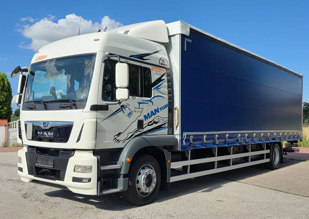 MAN TGM 18.290 / 18.250 /E6 / 22 PALETY / AUTOMAT / ZSUWANY DACH ORAZ BOKI / 9700 ŁADOWNOŚĆ / SERWISOWANY / NISKI PRZEBIEG / WINDA / FIRANKA / 11.2018 / 459 TYŚ PRZEBIEG / PIERWSZY WŁAŚCICIEL/ - משאית וילונות צד: תמונה 1 MAN TGM 18.290 / 18.250 /E6 / 22 PALETY / AUTOMAT / ZSUWANY DACH ORAZ BOKI / 9700 ŁADOWNOŚĆ / SERWISOWANY / NISKI PRZEBIEG / WINDA / FIRANKA / 11.2018 / 459 TYŚ PRZEBIEG / PIERWSZY WŁAŚCICIEL/ - משאית וילונות צד: תמונה 1