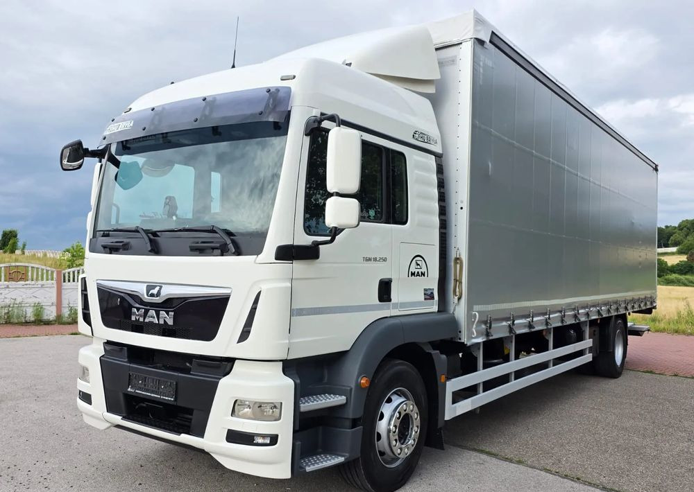 MAN TGM 18.290 / 18.250 /E6 / 22 PALETY / AUTOMAT / ZSUWANY DACH ORAZ BOKI / 9700 ŁADOWNOŚĆ / SERWISOWANY / NISKI PRZEBIEG / WINDA / FIRANKA / SPROWADZONY / 2019 / 335 TYŚ PRZEBIEG / PIERWSZY WŁAŚCIC - משאית וילונות צד: תמונה 1 MAN TGM 18.290 / 18.250 /E6 / 22 PALETY / AUTOMAT / ZSUWANY DACH ORAZ BOKI / 9700 ŁADOWNOŚĆ / SERWISOWANY / NISKI PRZEBIEG / WINDA / FIRANKA / SPROWADZONY / 2019 / 335 TYŚ PRZEBIEG / PIERWSZY WŁAŚCIC - משאית וילונות צד: תמונה 1