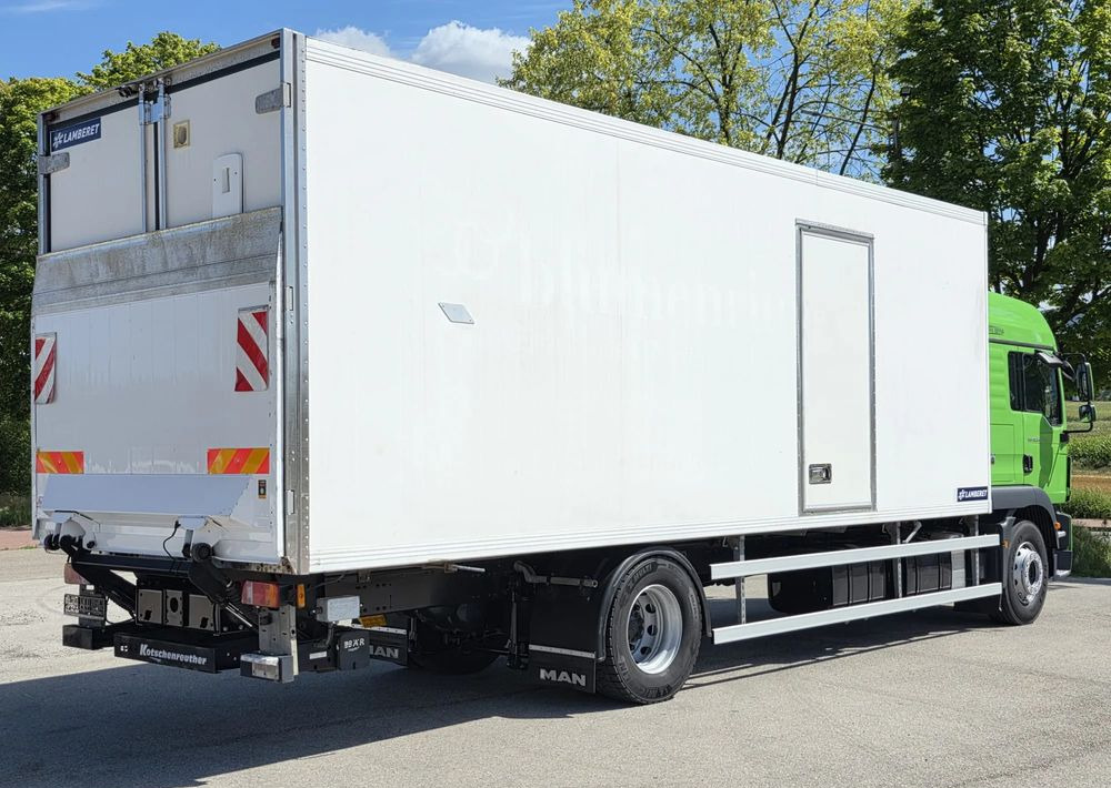 MAN TGM 18.340 / 18.290 / 15.290 / IZOTERMA / WINDA / 19PALET /E6 / SPROWADZONY / AUTOMAT / SYPIALKA / PIERWSZY WŁAŚCICIEL / BOCZNE DRZWI / STAN BARDZO DOBRY - משאית קירור: תמונה 5 MAN TGM 18.340 / 18.290 / 15.290 / IZOTERMA / WINDA / 19PALET /E6 / SPROWADZONY / AUTOMAT / SYPIALKA / PIERWSZY WŁAŚCICIEL / BOCZNE DRZWI / STAN BARDZO DOBRY - משאית קירור: תמונה 5