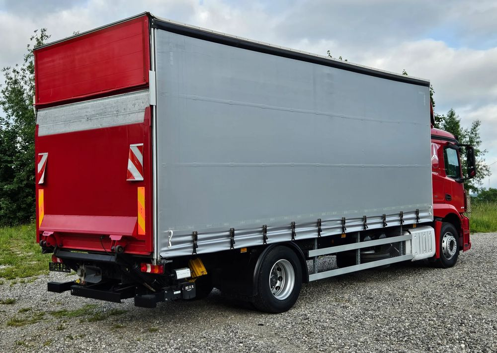 Mercedes-Benz ACTROS 1830/1827/1832/FIRANKA/WINDA/18 EUROPALET/AUTOMAT/Z NIEMIEC/2017/DUŻA ŁADOWNOŚĆ - משאית וילונות צד: תמונה 4 Mercedes-Benz ACTROS 1830/1827/1832/FIRANKA/WINDA/18 EUROPALET/AUTOMAT/Z NIEMIEC/2017/DUŻA ŁADOWNOŚĆ - משאית וילונות צד: תמונה 4