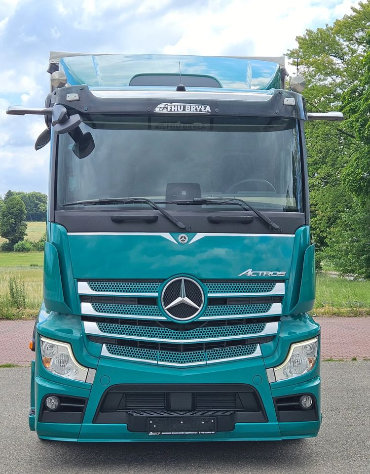 Mercedes-Benz ACTROS 1833 / BURTO-FIRANKA / WINDA / 18 PALET / 8600 ŁADOWNOŚĆ / AUTOMAT / DUŻY SILNIK / 10.2019 ROK / SYPIALKA / LEDY / KAMERY / VIRTUAL COCPIT/ JAK NOWY - משאית וילונות צד: תמונה 3 Mercedes-Benz ACTROS 1833 / BURTO-FIRANKA / WINDA / 18 PALET / 8600 ŁADOWNOŚĆ / AUTOMAT / DUŻY SILNIK / 10.2019 ROK / SYPIALKA / LEDY / KAMERY / VIRTUAL COCPIT/ JAK NOWY - משאית וילונות צד: תמונה 3
