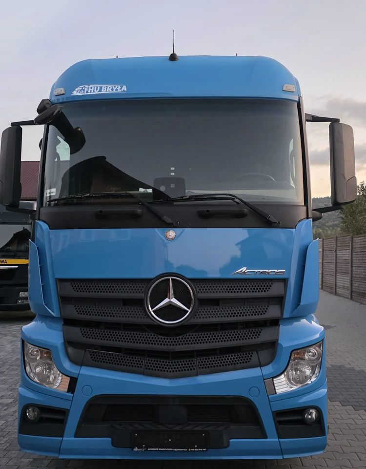 Mercedes-Benz ACTROS 1833 / FIRANKA/ WINDA / 22PALETY / 8760 ŁADOWNOŚĆ / AUTOMAT / DUŻY SILNIK / SYPIALKA / - משאית וילונות צד: תמונה 3 Mercedes-Benz ACTROS 1833 / FIRANKA/ WINDA / 22PALETY / 8760 ŁADOWNOŚĆ / AUTOMAT / DUŻY SILNIK / SYPIALKA / - משאית וילונות צד: תמונה 3