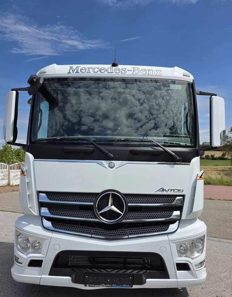 Mercedes-Benz ANTOS 1827 / ATEGO / ACTROS / E6 / ROZSTAW OSI 3.75M / WYWROT / BECZKA / UTRZYMANIE DRÓG / HAKOWIEC / SPROWADZONY / PIERWSZY WŁAŚCICIEL / STAN BDB - משאית עם שלדת תא: תמונה 3 Mercedes-Benz ANTOS 1827 / ATEGO / ACTROS / E6 / ROZSTAW OSI 3.75M / WYWROT / BECZKA / UTRZYMANIE DRÓG / HAKOWIEC / SPROWADZONY / PIERWSZY WŁAŚCICIEL / STAN BDB - משאית עם שלדת תא: תמונה 3