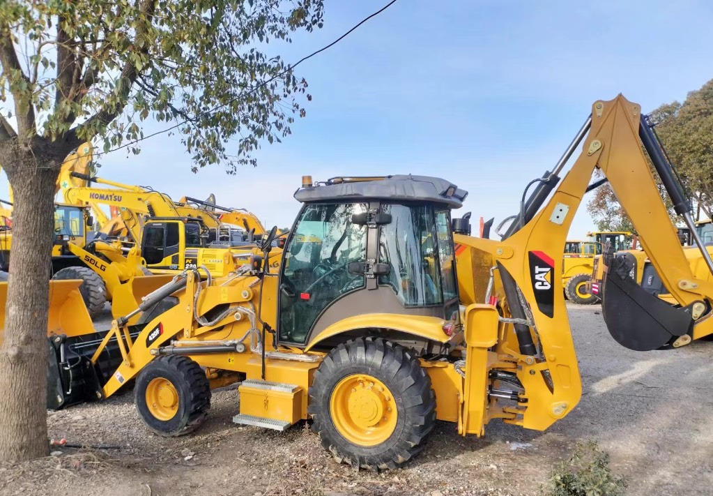CAT 420 F Caterpillar 420F backhoe loader - מחפרון: תמונה 1 CAT 420 F Caterpillar 420F backhoe loader - מחפרון: תמונה 1