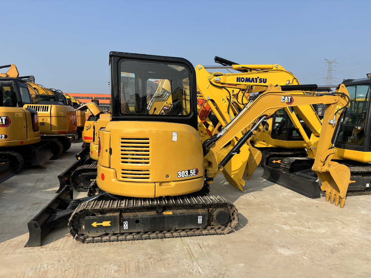 CATERPILLAR CAT303.5E - מיני מחפר: תמונה 2 CATERPILLAR CAT303.5E - מיני מחפר: תמונה 2