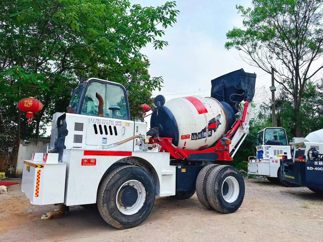 DEYI 2 cubic concrete mixer - משאית מערבלת בטון: תמונה 2 DEYI 2 cubic concrete mixer - משאית מערבלת בטון: תמונה 2