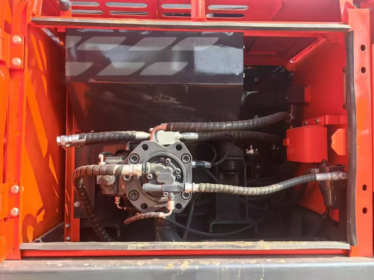 DOOSAN Dx225 - מחפר סורק: תמונה 4 DOOSAN Dx225 - מחפר סורק: תמונה 4