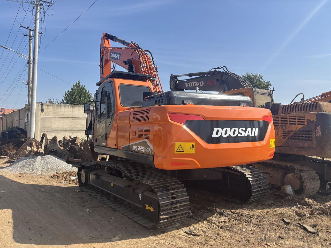 DOOSAN Korea imports doosan DX225 - מחפר סורק: תמונה 2 DOOSAN Korea imports doosan DX225 - מחפר סורק: תמונה 2