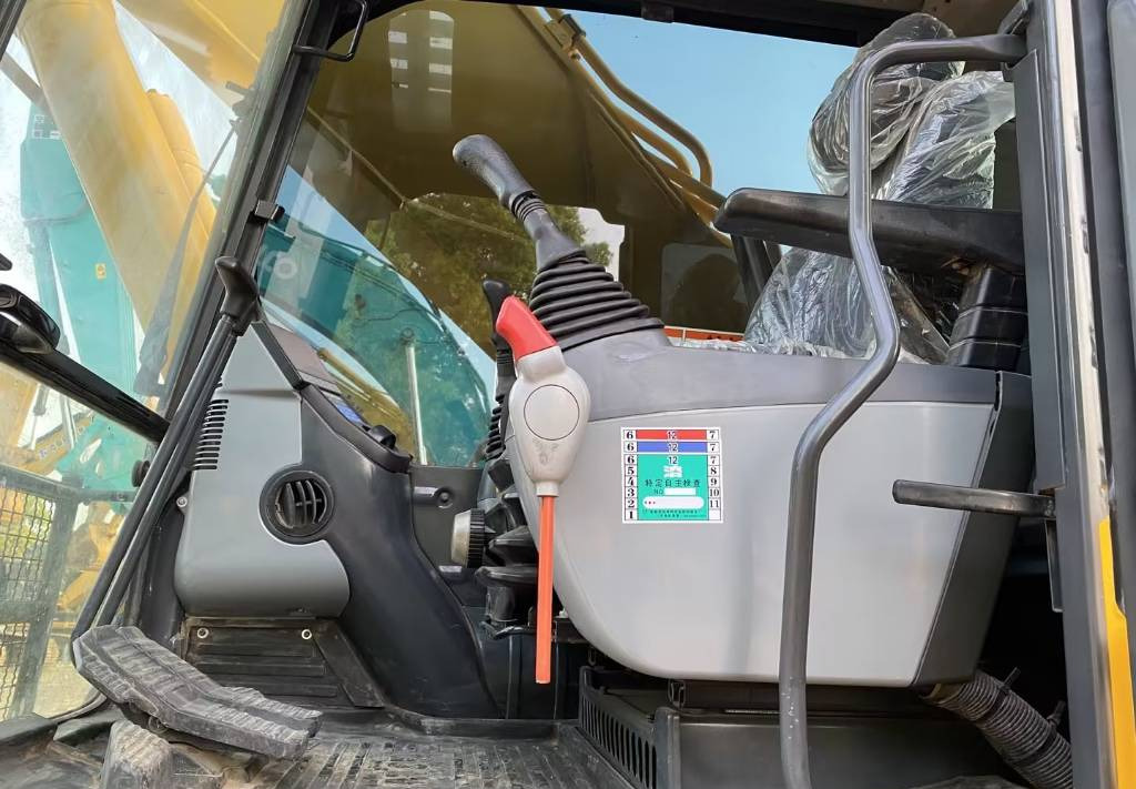 KOMATSU PC 450-8 - מחפר סורק: תמונה 5 KOMATSU PC 450-8 - מחפר סורק: תמונה 5