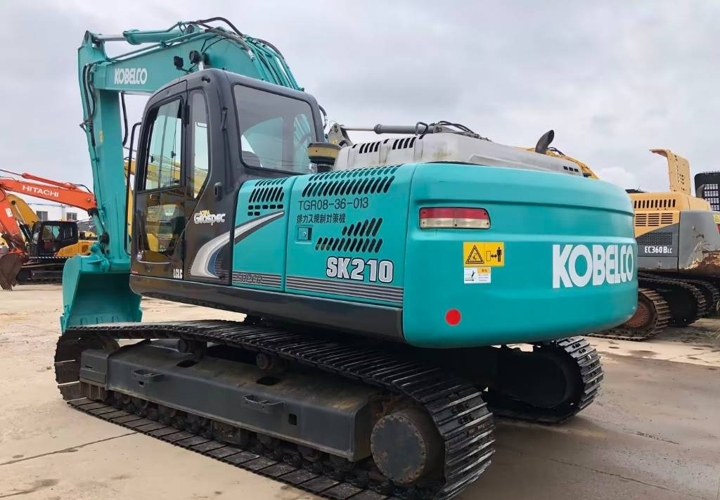 Kobelco SK 210-8 - מחפר סורק: תמונה 2 Kobelco SK 210-8 - מחפר סורק: תמונה 2