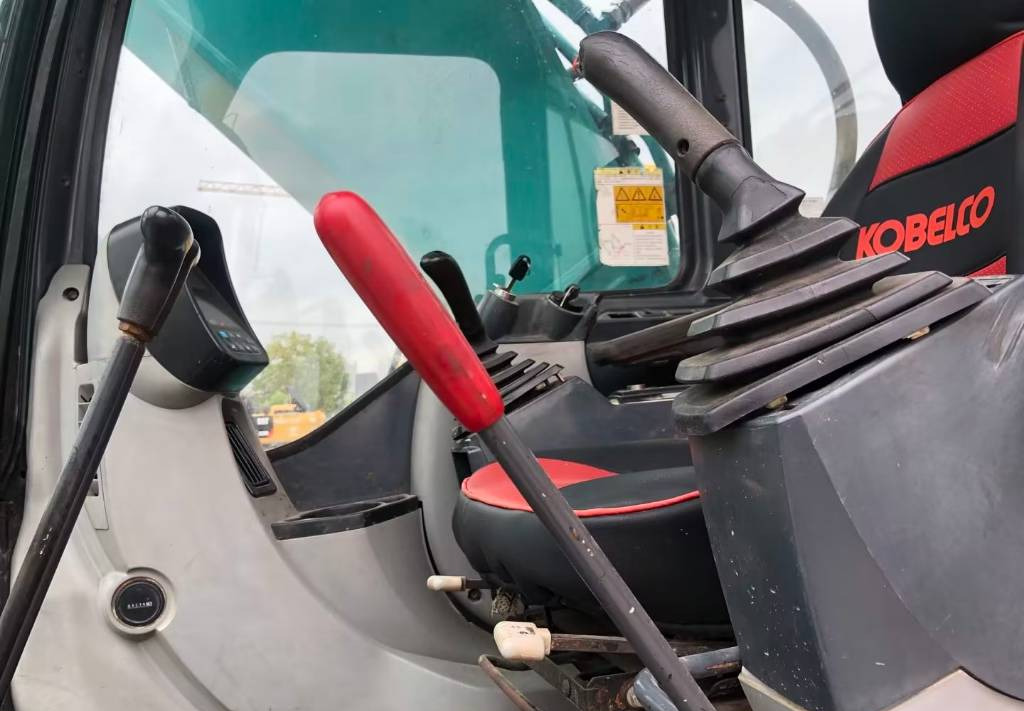 Kobelco SK 210-8 - מחפר סורק: תמונה 5 Kobelco SK 210-8 - מחפר סורק: תמונה 5