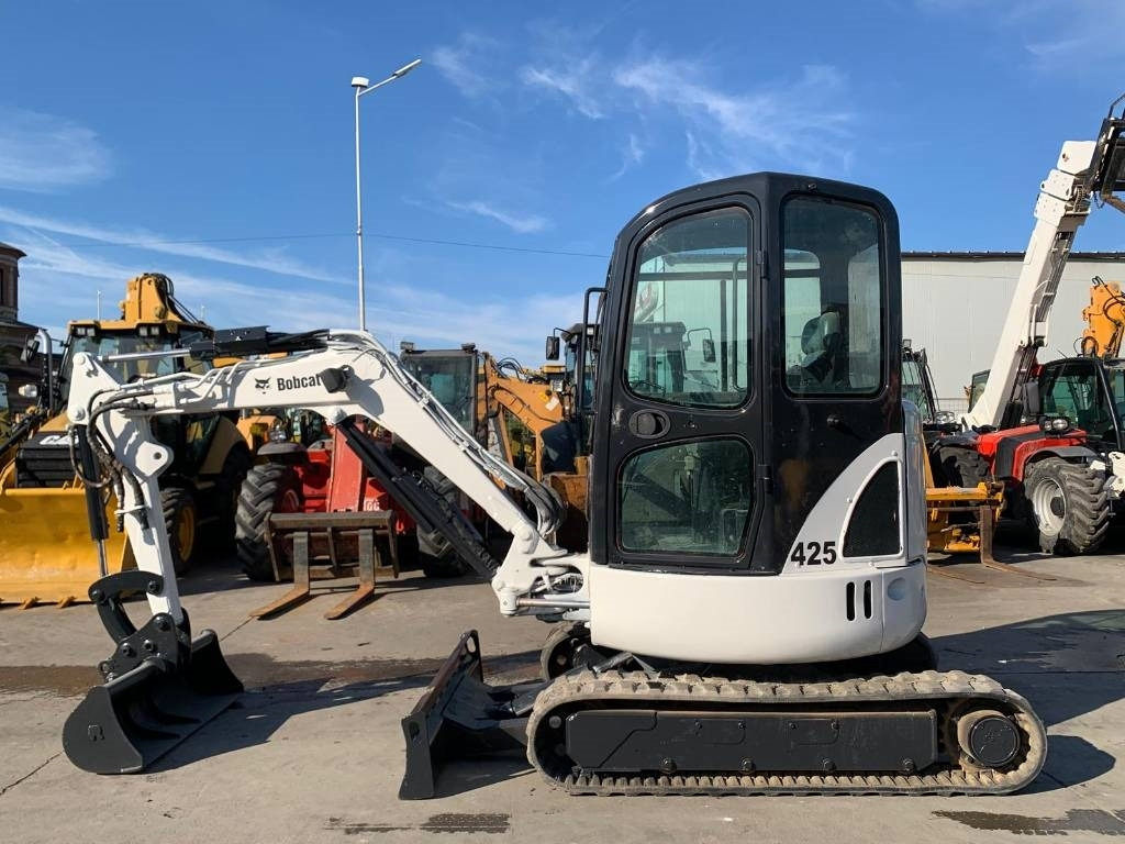 Bobcat 425 - מיני מחפר: תמונה 3 Bobcat 425 - מיני מחפר: תמונה 3