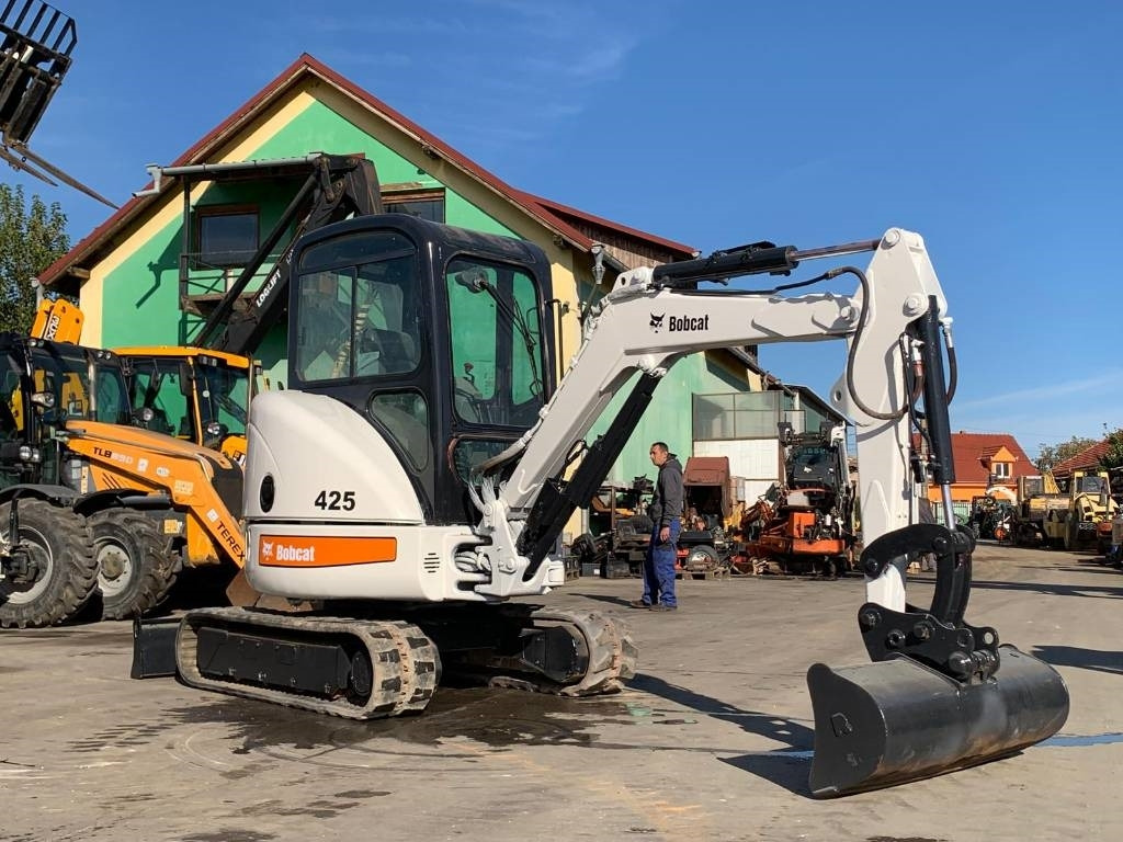 Bobcat 425 - מיני מחפר: תמונה 1 Bobcat 425 - מיני מחפר: תמונה 1