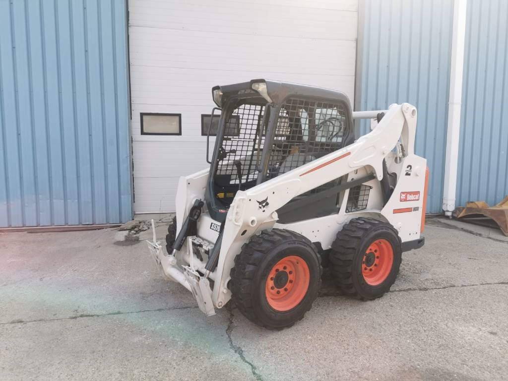 Bobcat S 570 - מעמיס היגוי החלקה: תמונה 1 Bobcat S 570 - מעמיס היגוי החלקה: תמונה 1