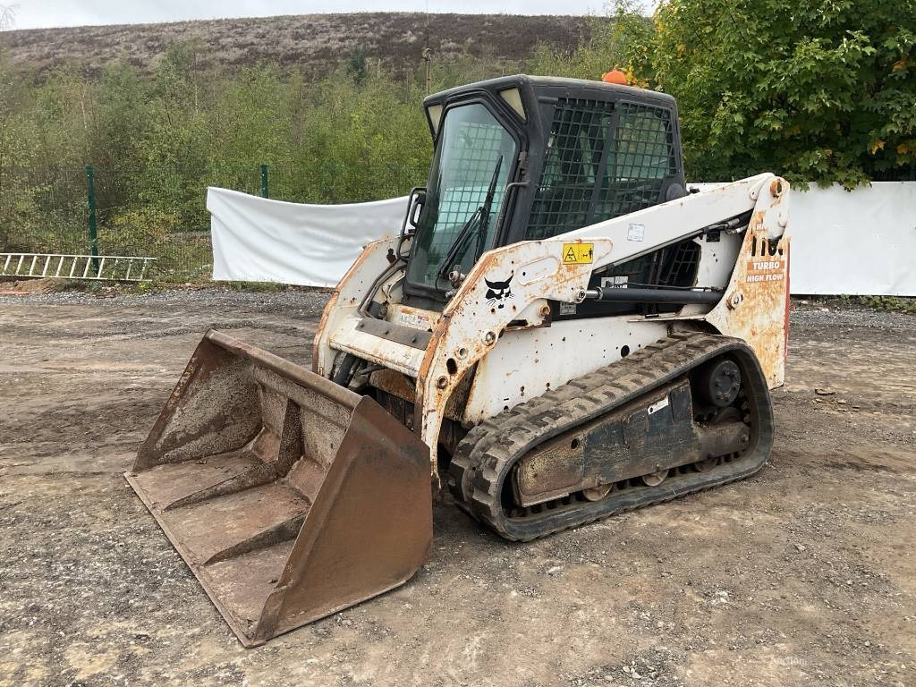 Bobcat T 180 - מעמיס היגוי החלקה: תמונה 1 Bobcat T 180 - מעמיס היגוי החלקה: תמונה 1