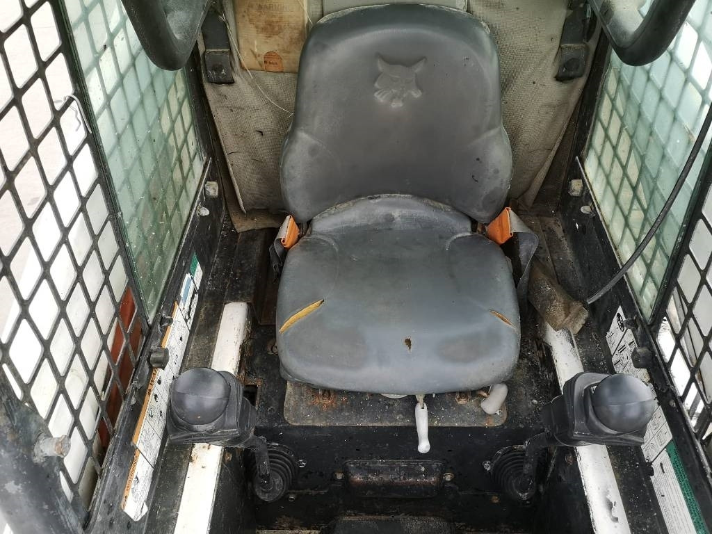 Bobcat T 200 - מעמיס רצועות קומפקטי: תמונה 3 Bobcat T 200 - מעמיס רצועות קומפקטי: תמונה 3