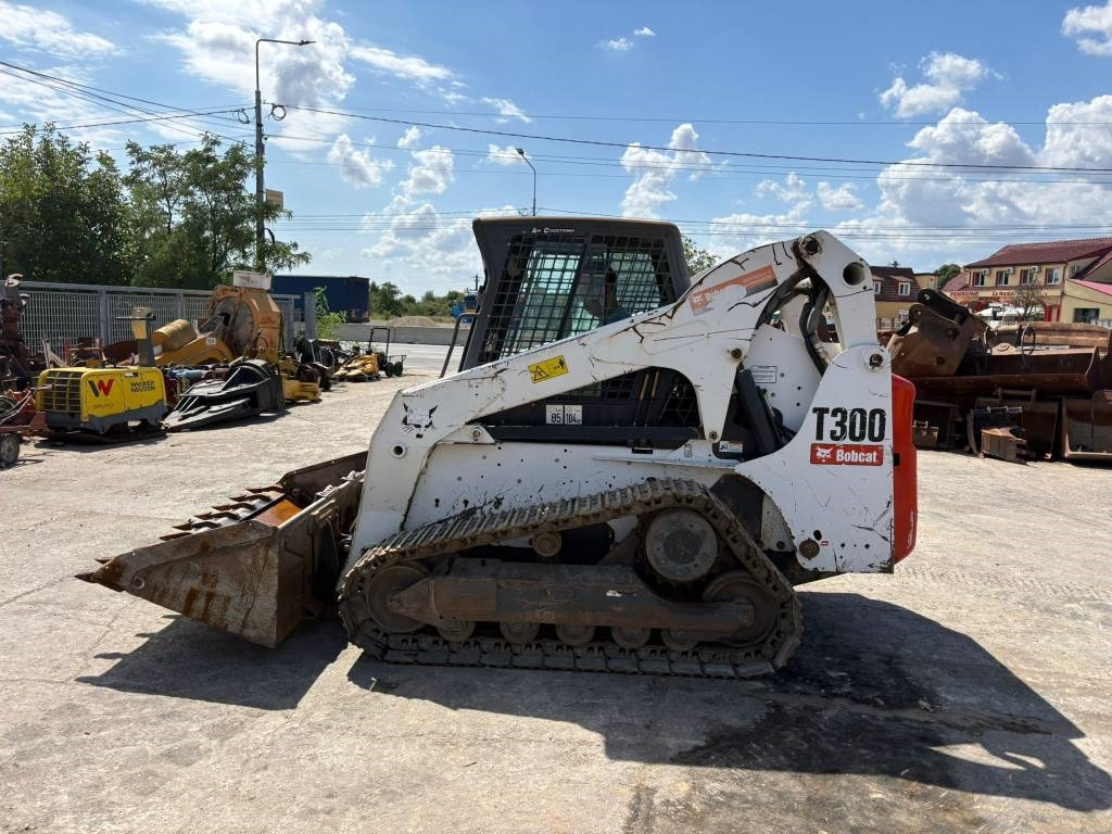 Bobcat T 300 - מעמיס היגוי החלקה: תמונה 5 Bobcat T 300 - מעמיס היגוי החלקה: תמונה 5