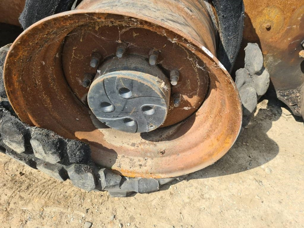 Bomag BW 213 D H-4 FOR PARTS - מדחס: תמונה 3 Bomag BW 213 D H-4 FOR PARTS - מדחס: תמונה 3