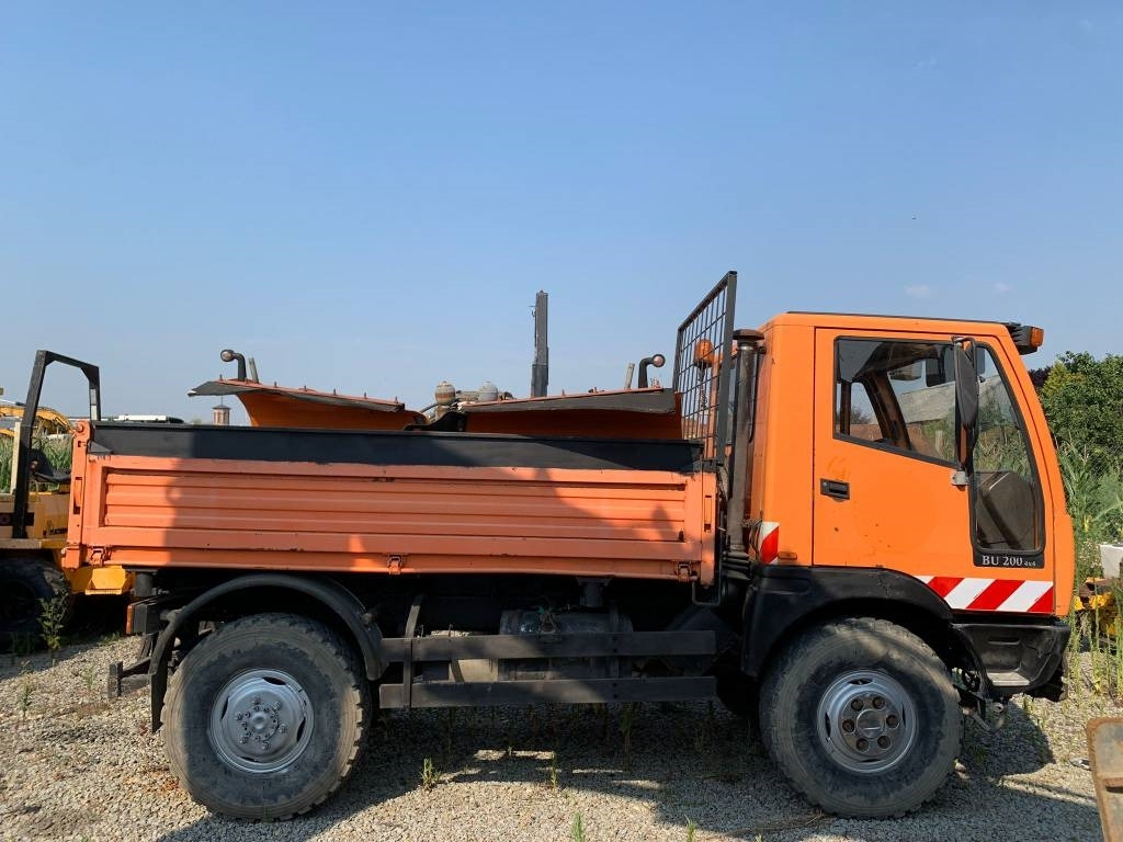 Bucher BU 200 - מפלסת שלג: תמונה 3 Bucher BU 200 - מפלסת שלג: תמונה 3