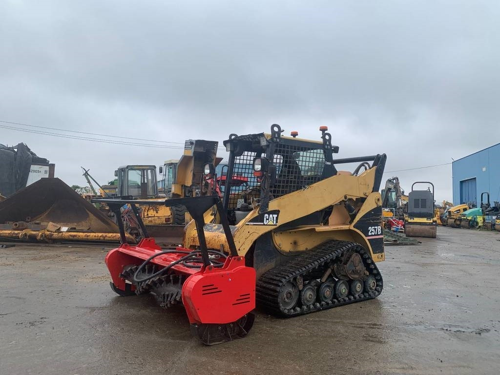 CAT 257 B - מעמיס היגוי החלקה: תמונה 2 CAT 257 B - מעמיס היגוי החלקה: תמונה 2