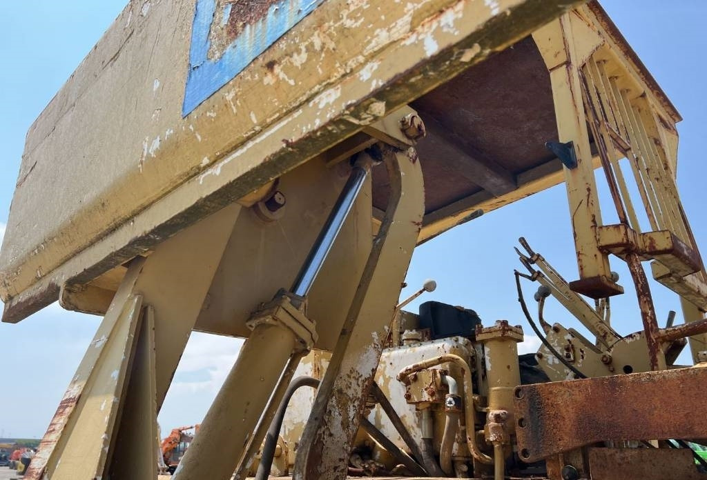 CAT 583 H - מניח צינורות: תמונה 3 CAT 583 H - מניח צינורות: תמונה 3