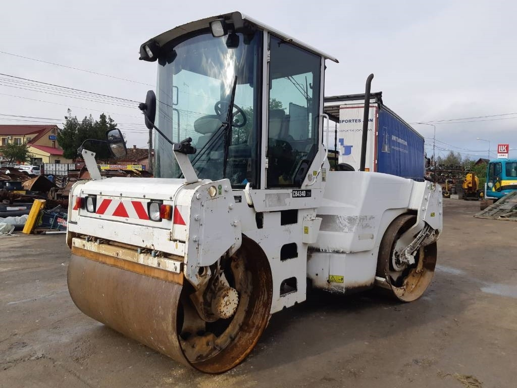 CAT CB 434 D - רולר כביש: תמונה 1 CAT CB 434 D - רולר כביש: תמונה 1