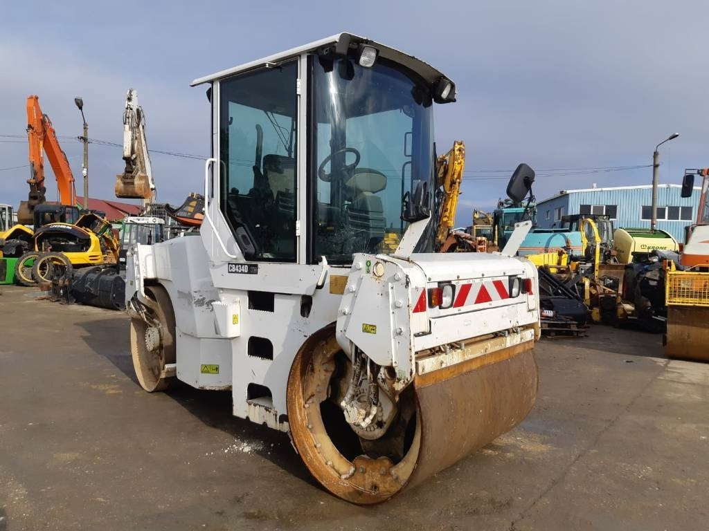 CAT CB 434 D - רולר כביש: תמונה 2 CAT CB 434 D - רולר כביש: תמונה 2