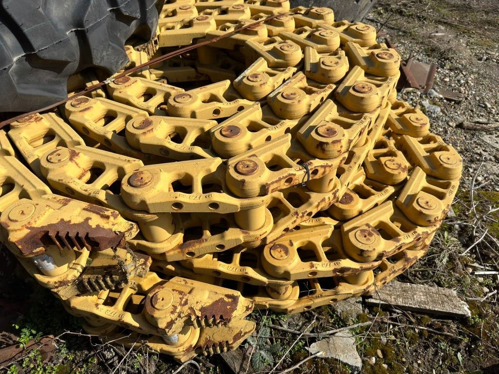 CAT TD15E - רצועה עבור מכונת בנייה: תמונה 1 CAT TD15E - רצועה עבור מכונת בנייה: תמונה 1