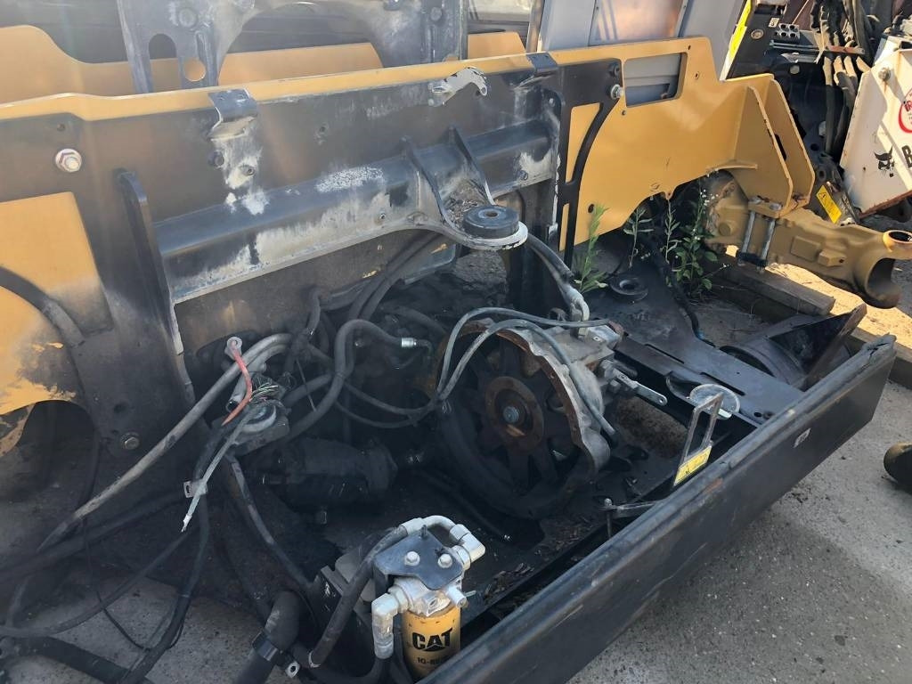CAT TH 220 B FOR PARTS - מפעיל טלסקופי: תמונה 5 CAT TH 220 B FOR PARTS - מפעיל טלסקופי: תמונה 5