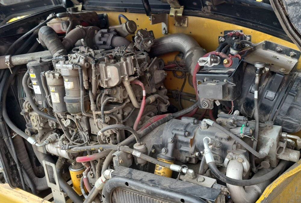 CAT TH 408 D - מפעיל טלסקופי: תמונה 4 CAT TH 408 D - מפעיל טלסקופי: תמונה 4