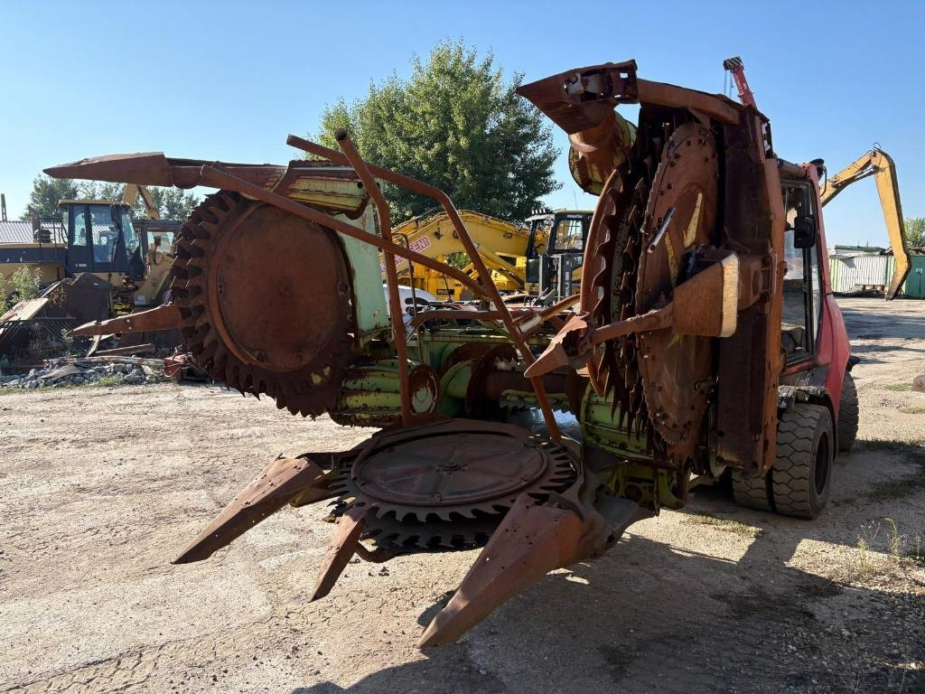 Claas RU 450  - מקצרת מספוא: תמונה 2 Claas RU 450  - מקצרת מספוא: תמונה 2