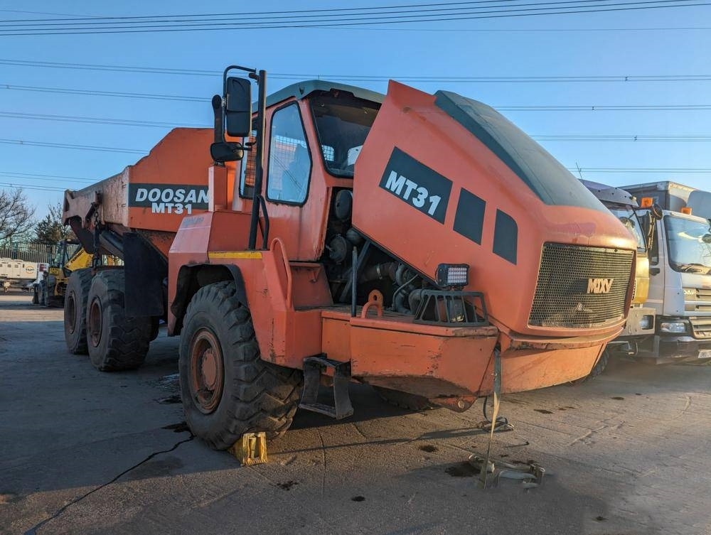 Doosan MT31 - מסיר פסולת מפרקי: תמונה 1 Doosan MT31 - מסיר פסולת מפרקי: תמונה 1