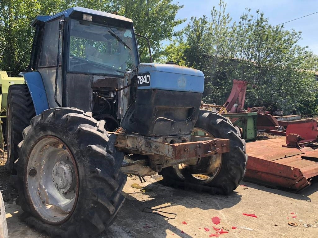 Ford / New Holland For parts 7840 - טרקטור חקלאי: תמונה 3 Ford / New Holland For parts 7840 - טרקטור חקלאי: תמונה 3