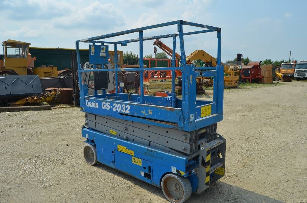 Genie GS 2032 - מעלית מספריים: תמונה 2 Genie GS 2032 - מעלית מספריים: תמונה 2