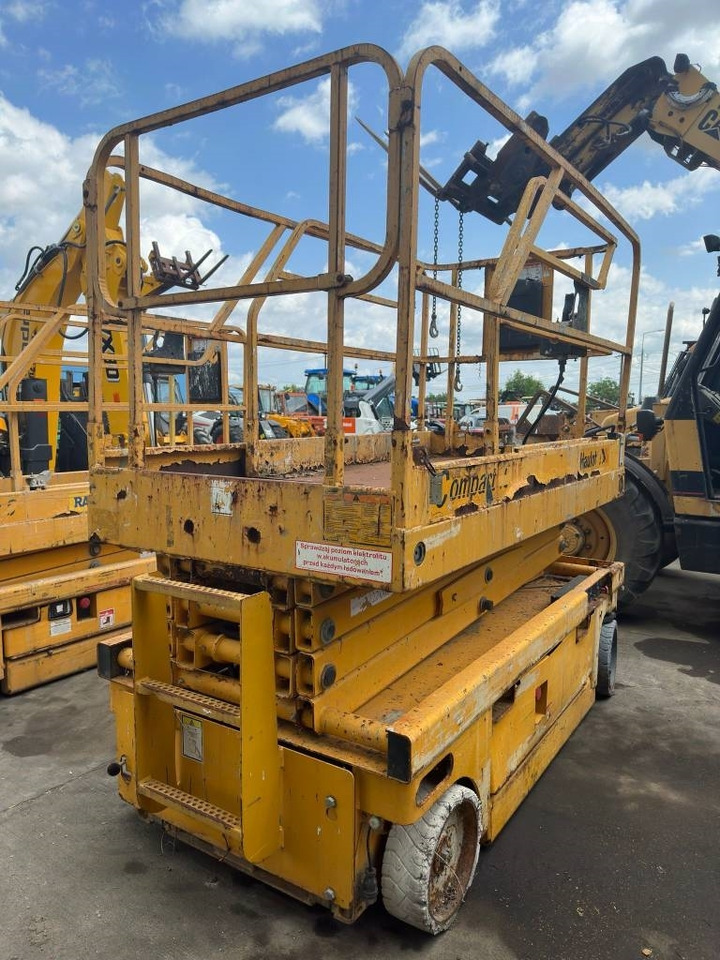 Haulotte Compact 10 - מעלית מספריים: תמונה 3 Haulotte Compact 10 - מעלית מספריים: תמונה 3