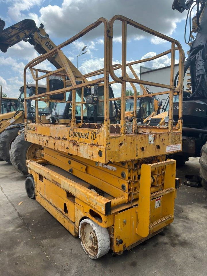 Haulotte Compact 10 - מעלית מספריים: תמונה 2 Haulotte Compact 10 - מעלית מספריים: תמונה 2