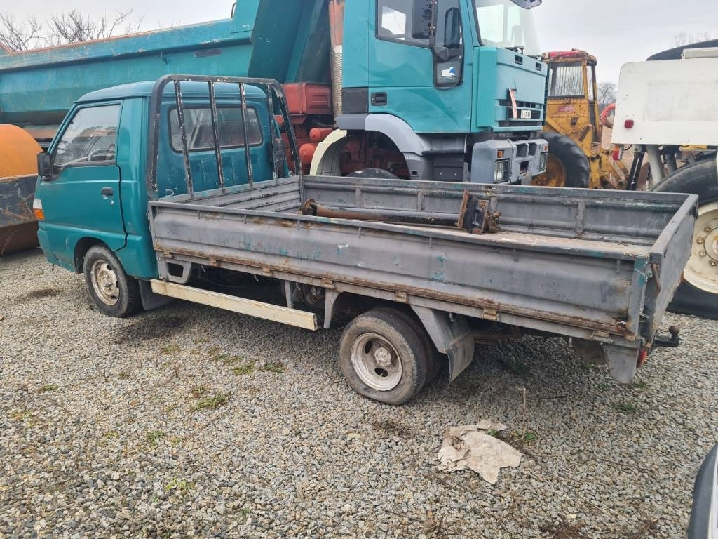 Hyundai H 100 - משאית צד נופל/ שטוחה: תמונה 4 Hyundai H 100 - משאית צד נופל/ שטוחה: תמונה 4