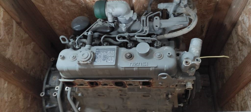 Isuzu CC-4JG1 - מנוע עבור מכונת בנייה: תמונה 5 Isuzu CC-4JG1 - מנוע עבור מכונת בנייה: תמונה 5