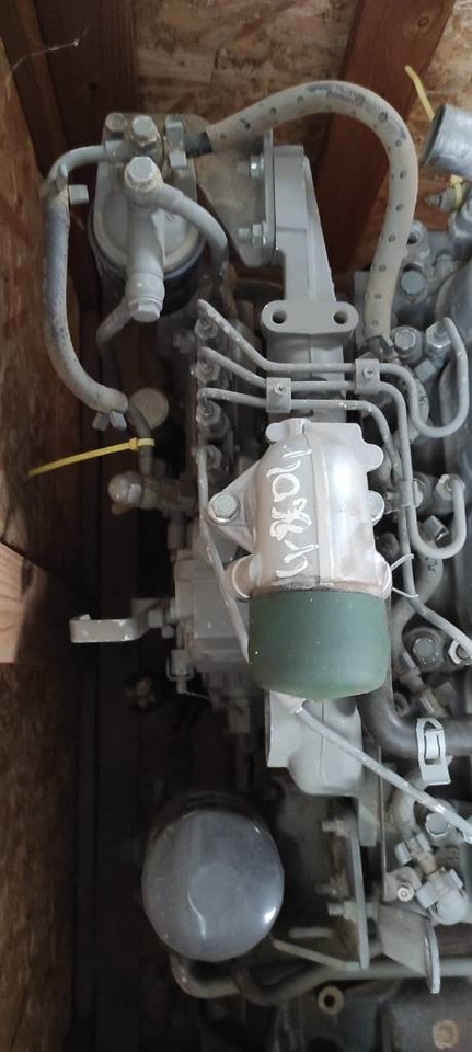 Isuzu CC-4JG1 - מנוע עבור מכונת בנייה: תמונה 3 Isuzu CC-4JG1 - מנוע עבור מכונת בנייה: תמונה 3