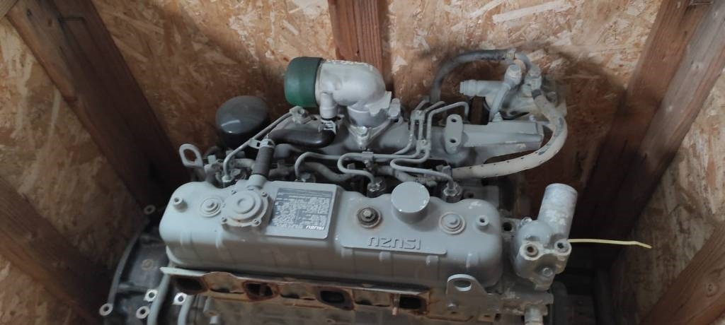 Isuzu CC-4JG1 - מנוע עבור מכונת בנייה: תמונה 4 Isuzu CC-4JG1 - מנוע עבור מכונת בנייה: תמונה 4